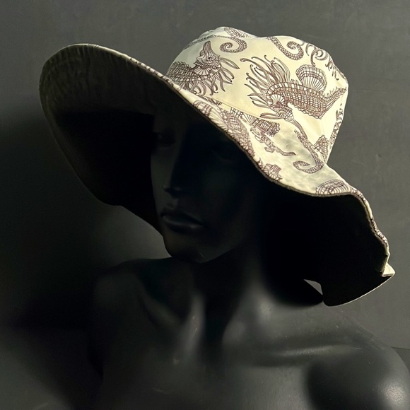OndadeMar Ladies Reversible Seahorse Bucket Hat - Picture 3 of 16